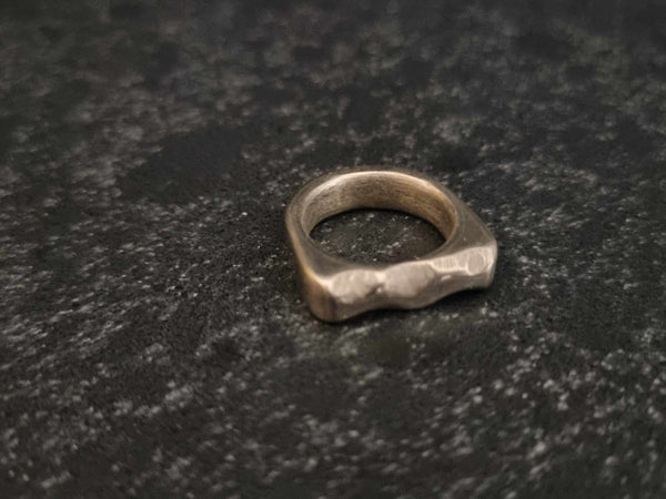 Tres Ring | White Bronze