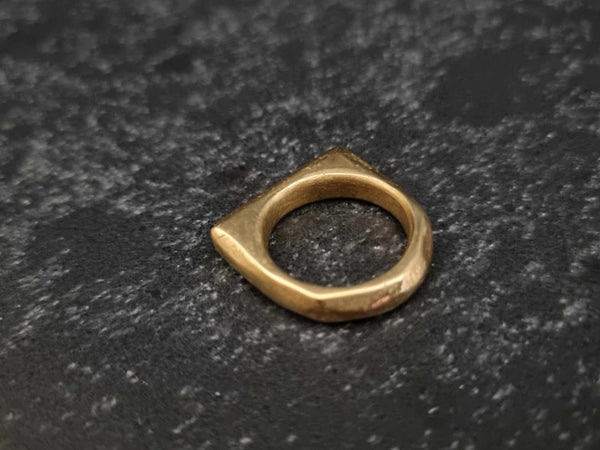 Nueve Ring | Brass