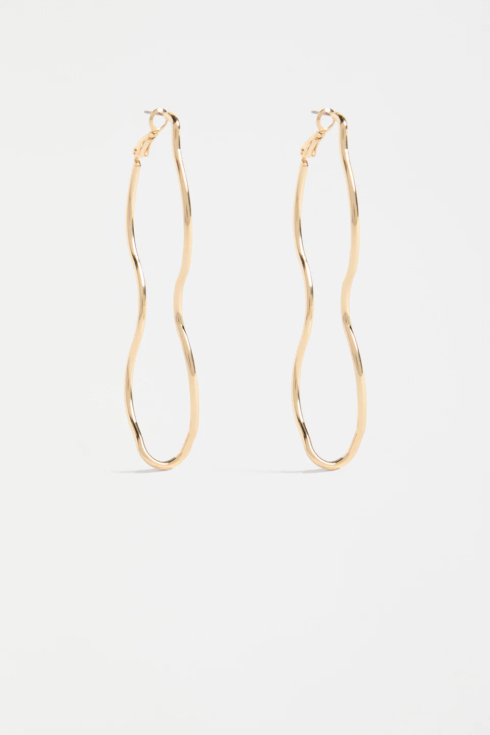 Elk Svel Long, Wavy Hoop Earring - Gold